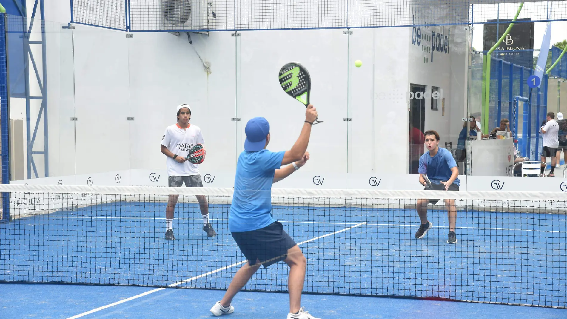 Reconfiguración en Plaza Crystal: llega nueva tienda y canchas de pádel